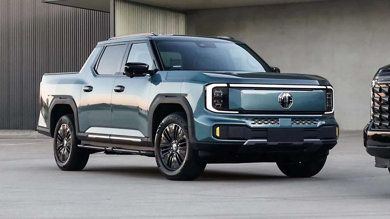 MG U9 EV electric dual-cab ute front three-quarter view